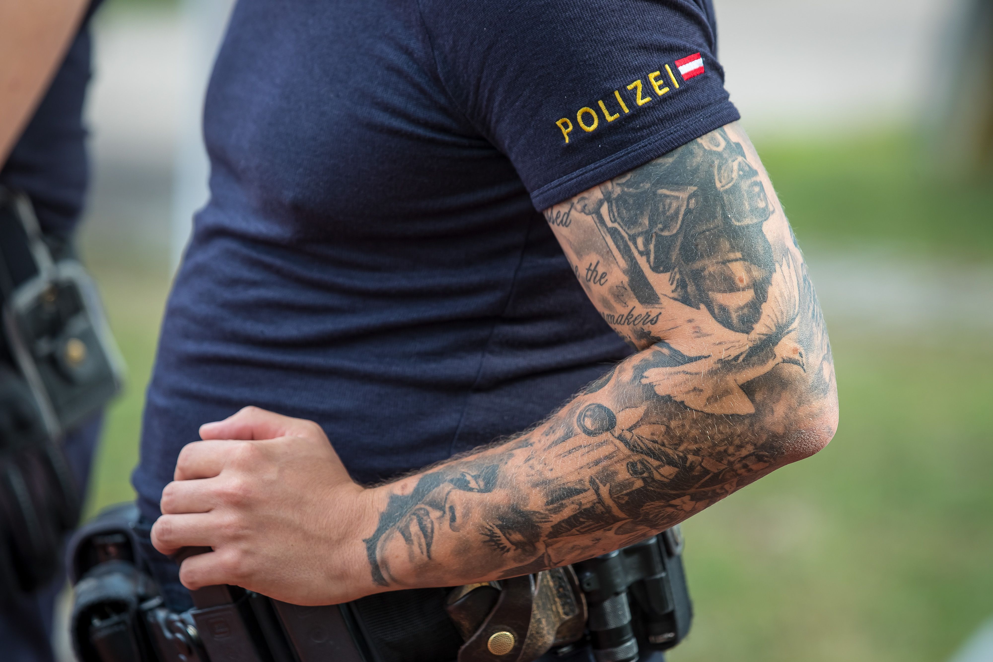 Ab 1. Juni sind Tätowierungen bei der Polizei erlaubt