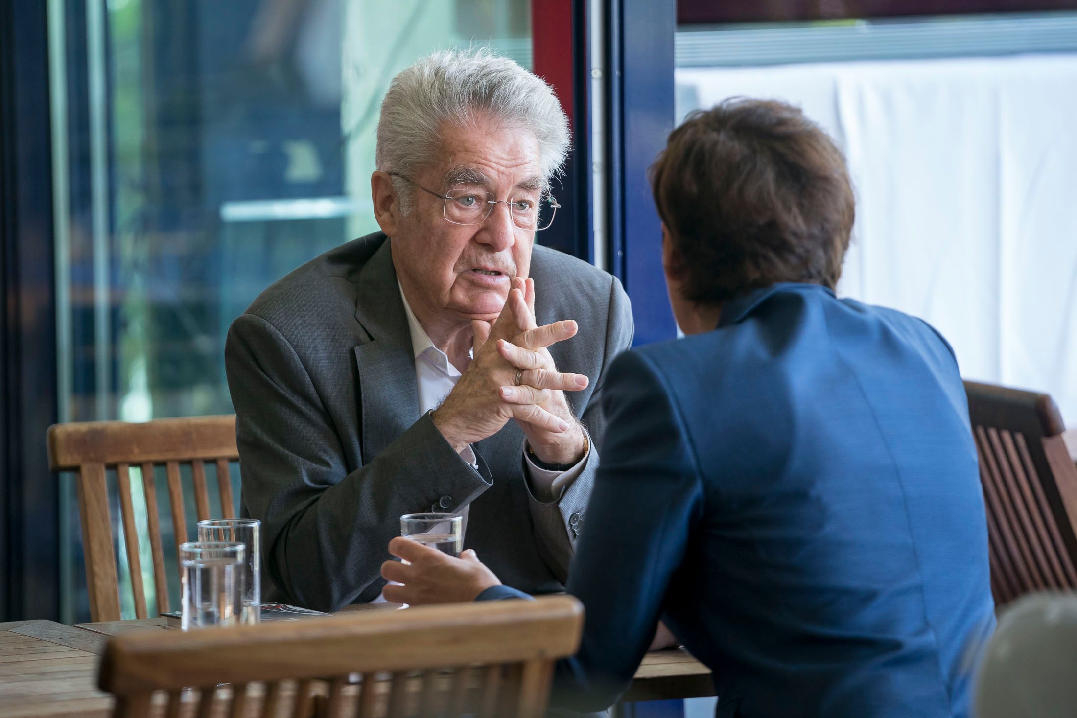 Alt-Präsident Heinz Fischer im Gespräch mit der nun scheidenden SPÖ-Vorsitzenden Pamela Rendi-Wagner. 