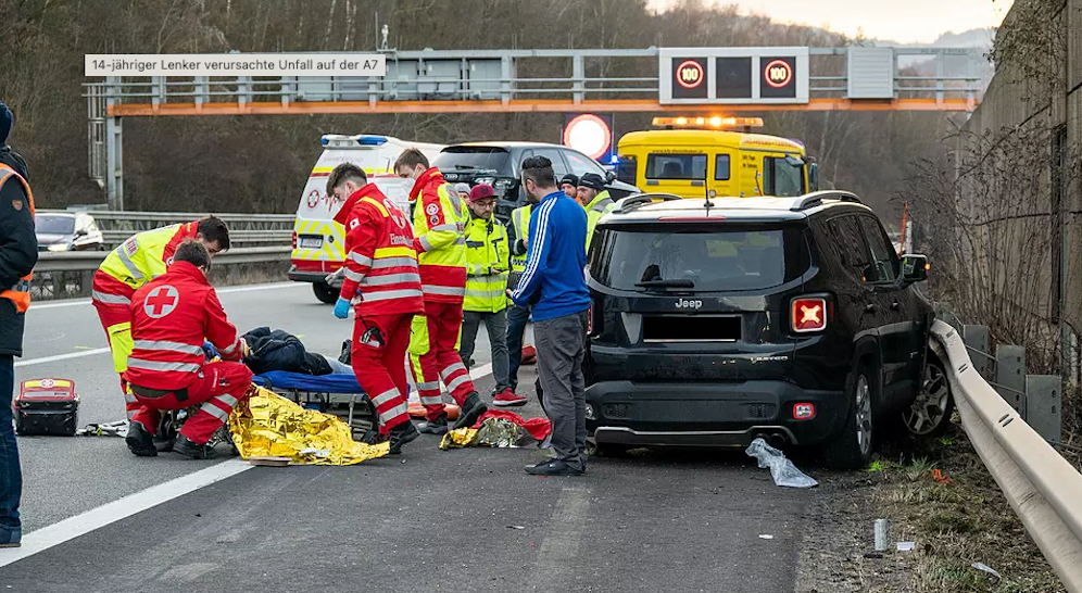 Die kilometerlange Verfolgungsjagd im Großraum Linz endete mit demolierten Autos und Verletzten.
