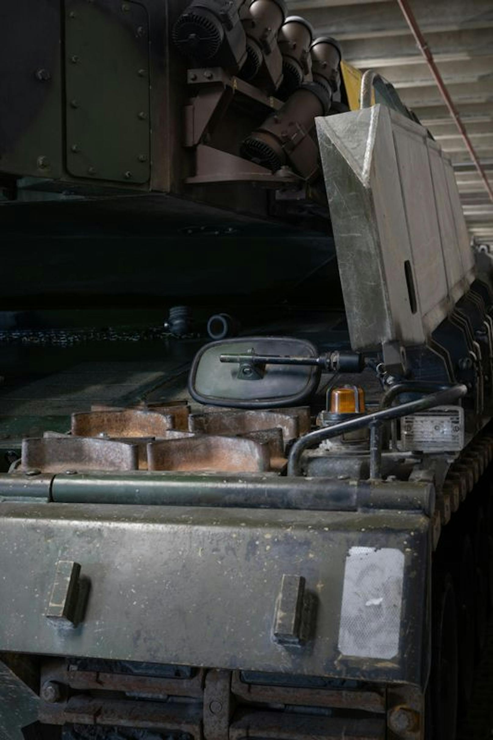 Stillgelegte "Panzer 87" vom Typ Leopard 2A4 WE der Schweizer Armee in Detailaufnahmen.