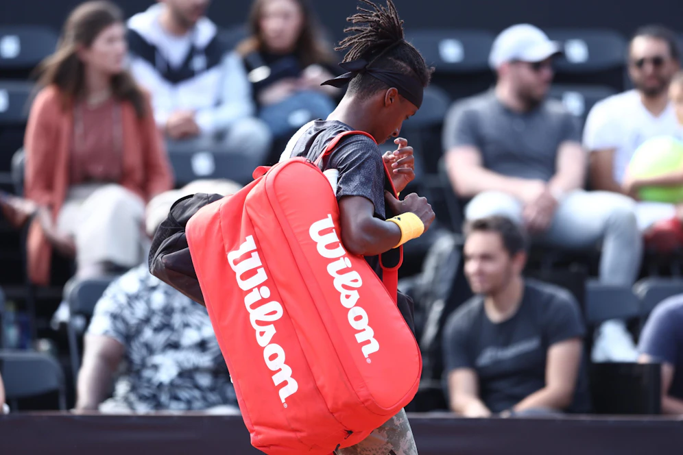 Mikael Ymer schleicht vom Platz