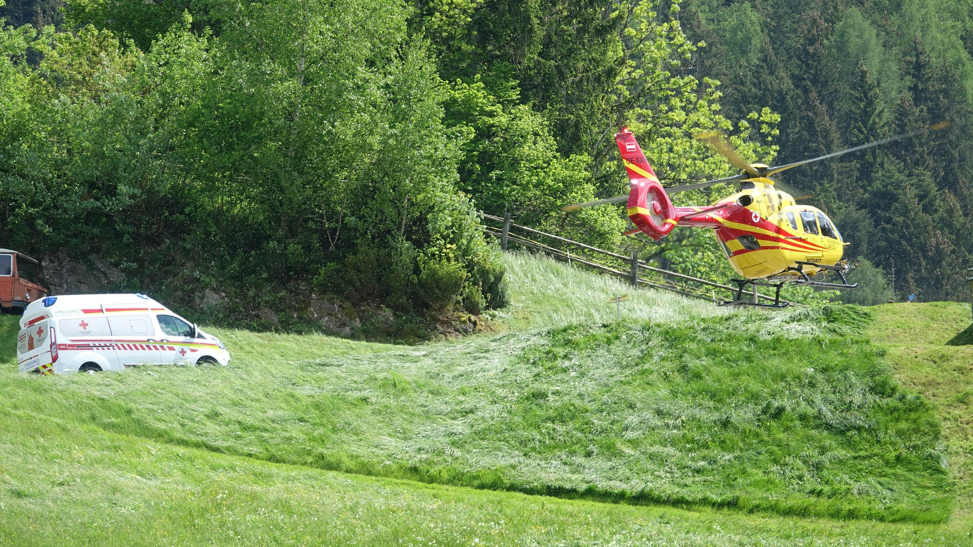 Ramsau-Absturz eines Kinderwagens mit Zwillingen  -Fotocredit: ZOOM.TIROL 