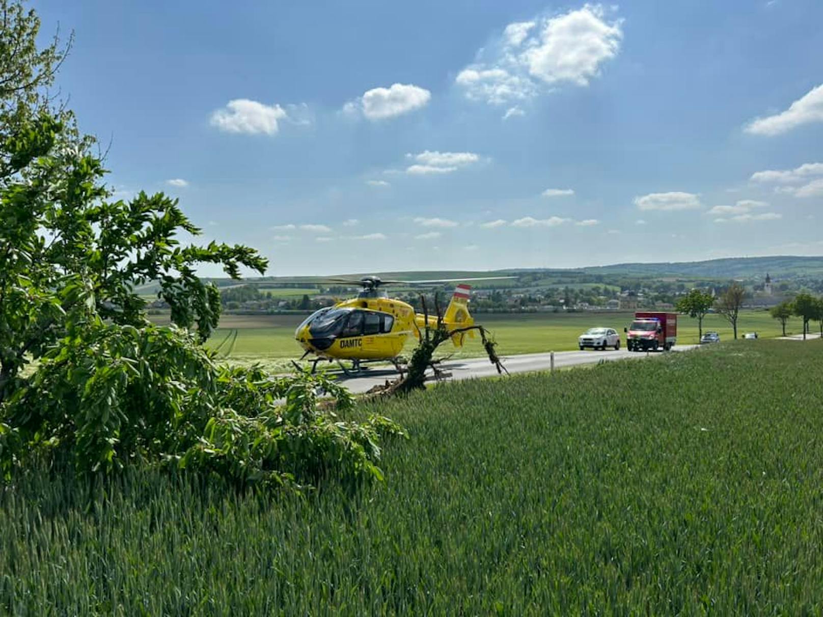 Der Mann wurde mit dem Rettungshubschrauber "Christophorus 9" ...