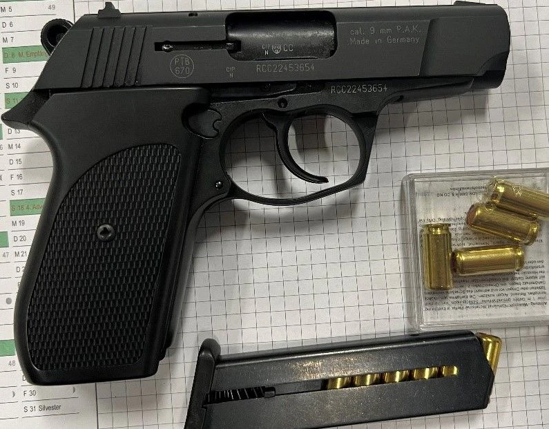Die Polizei konnte die Waffe sicherstellen.