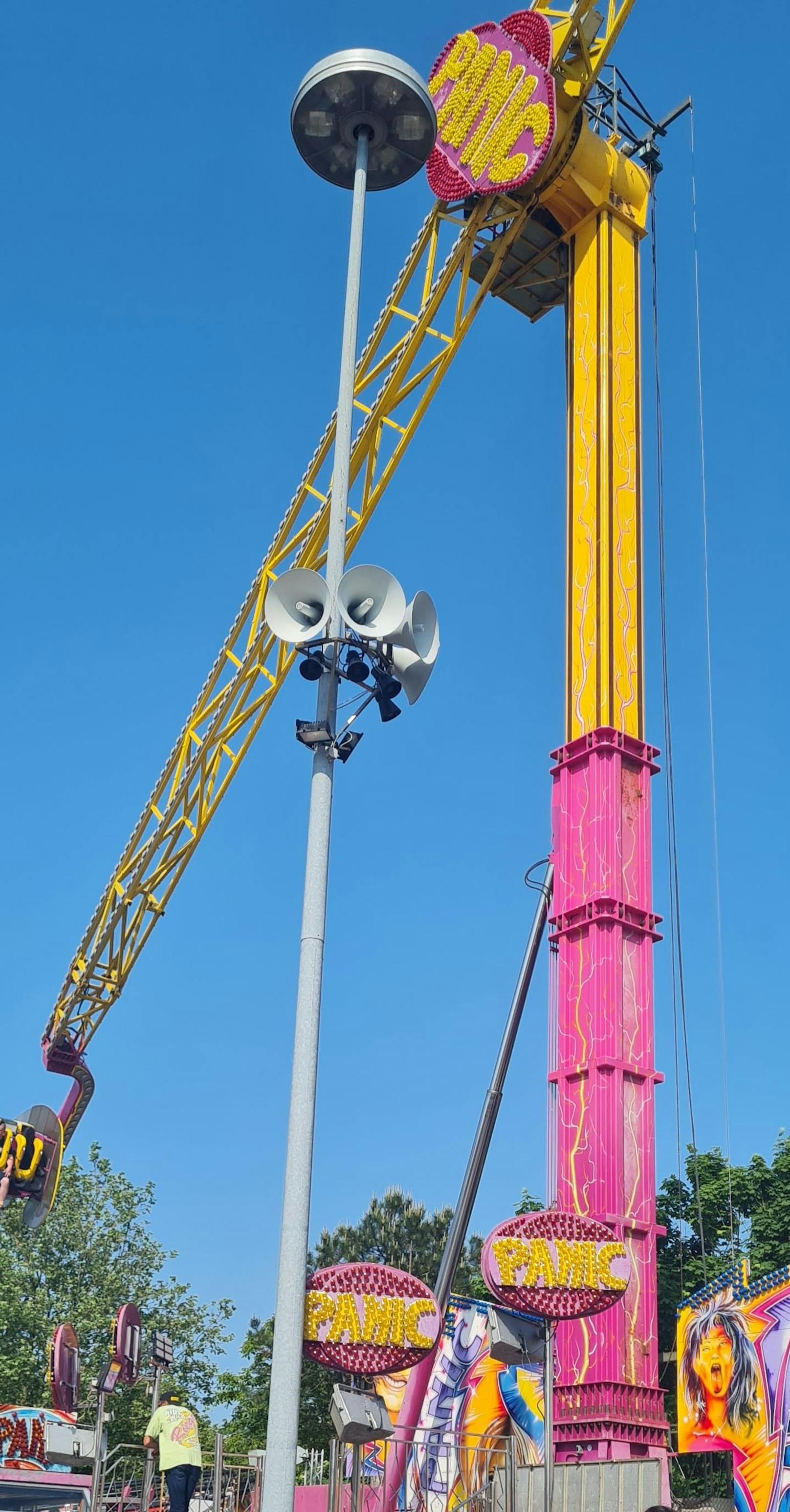 Mit 8 Euro ist das "Panic" das teuerste Fahrgeschäft am Volksfest.