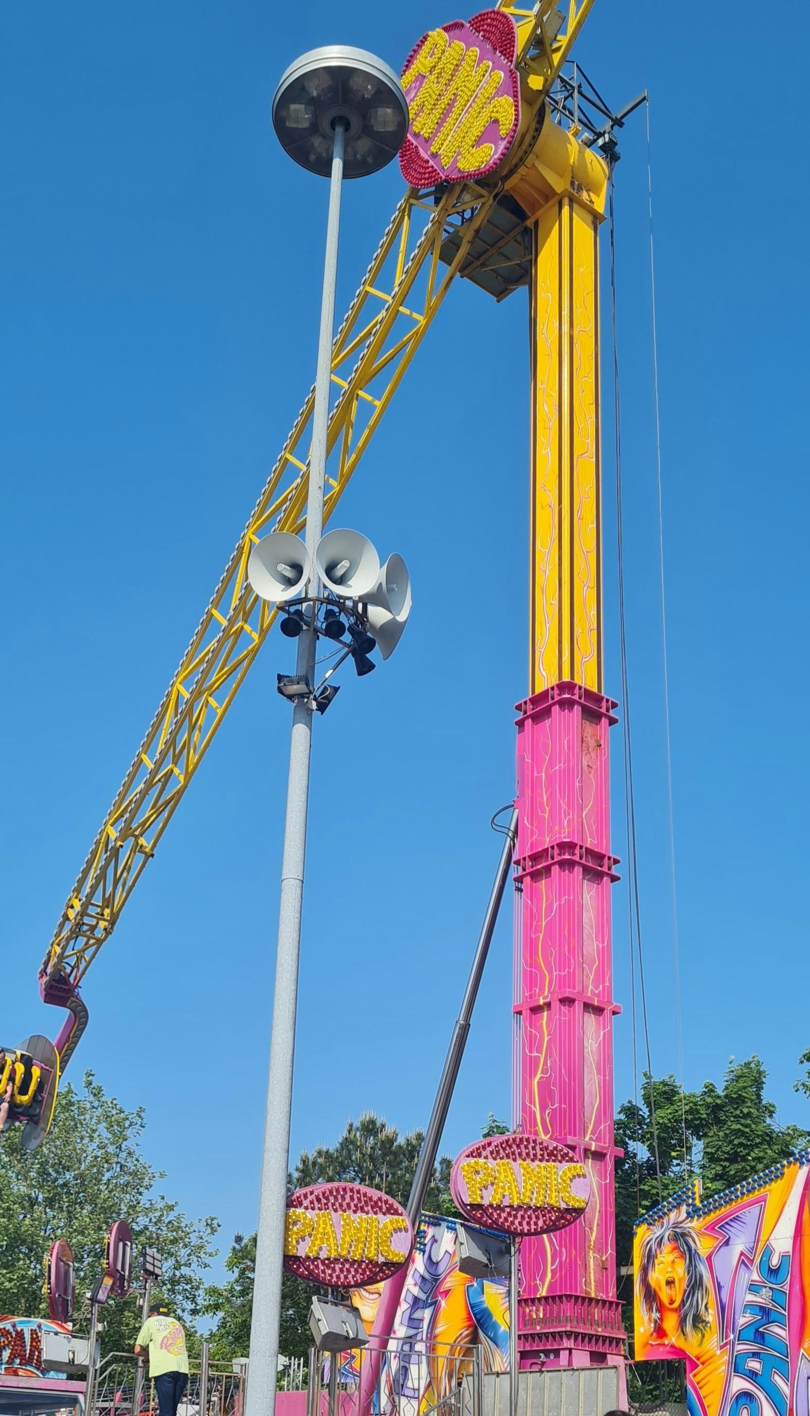 Mit 8 Euro ist das "Panic" das teuerste Fahrgeschäft am Volksfest.
