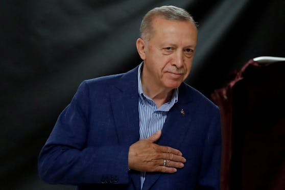 Recep Tayyip Erdogan setzt sich in der Stichwahl gegen seinen Herausforderer Kemal Kilicdaroglu durch.