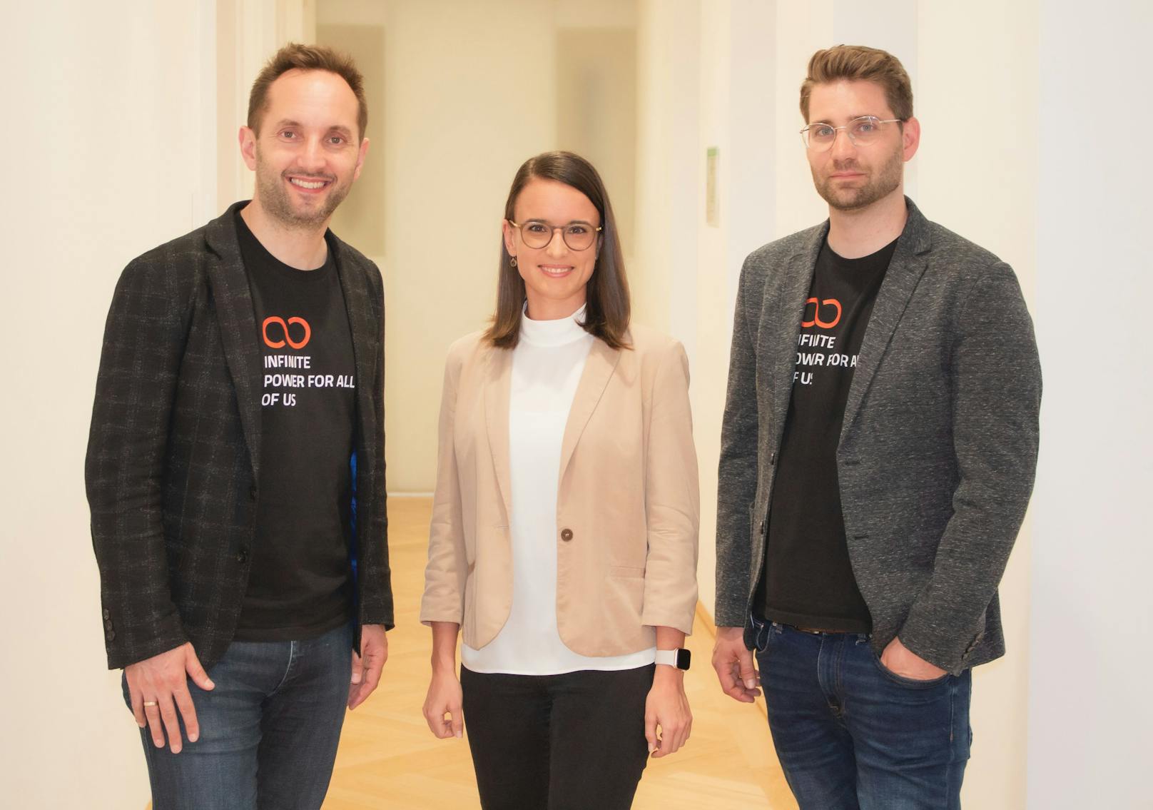 Walter Kreisel (CEO & Founder neoom), Julia Zeilinger (Geschäftsführerin BCII) und Philipp Lobnig (CFO & Co-Founder) neoom