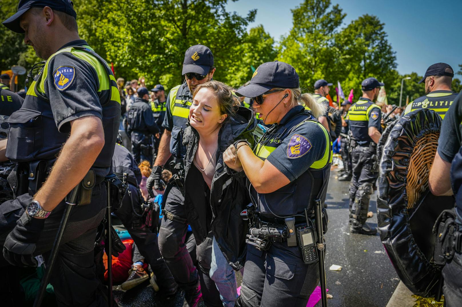 Mit der Aktion wollte die Gruppe "Extinction Rebellion" gegen die Politik der Regierung protestieren.