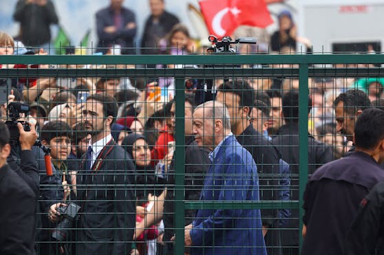 Amtsinhaber Recep Tayyip Erdogan, der seit 20 Jahren an der Spitze der Türkei steht, gilt als Favorit.