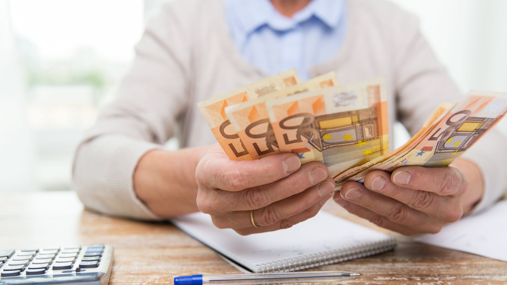 Neuer Bonus von 300 Euro – so kommst du an dein Geld