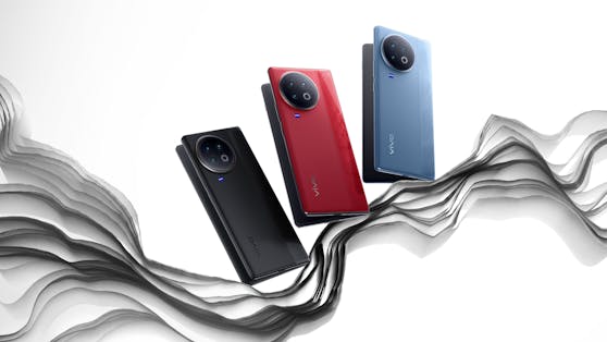 Das vivo X Fold2 ist in China in den Farben Rot, Blau und Schwarz erhältlich.