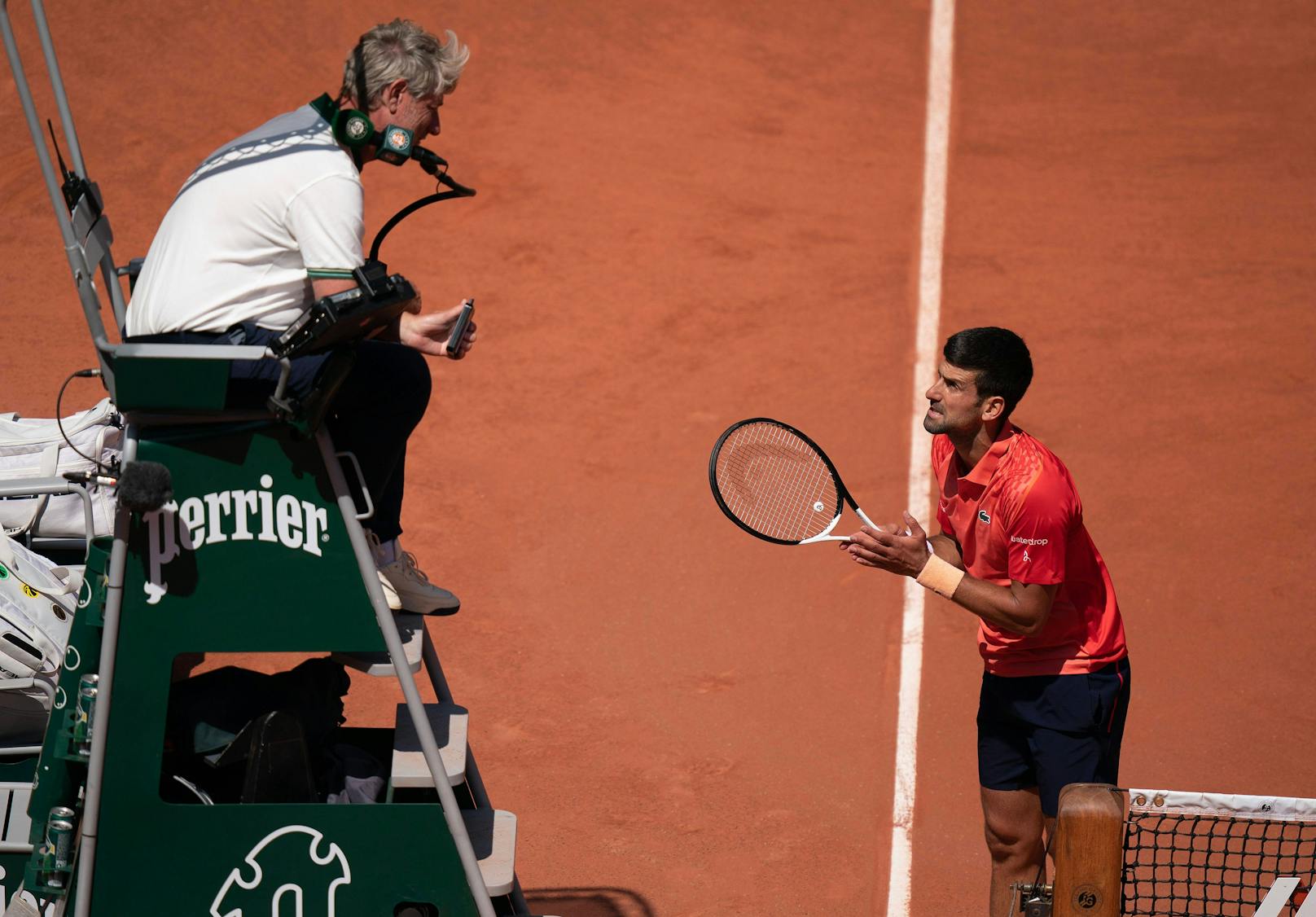 Novak Djokovic im Streit mit dem Schiedsrichter.