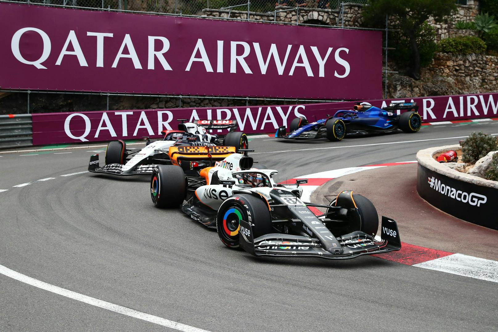 10. Oscar Piastri (McLaren) - Note: 1. Unter schwierigen Bedingungen fuhr der Australier absolut auf Augenhöhe mit Teamleder Norris und scorte zum zweiten Mal in dieser Saison Punkte.