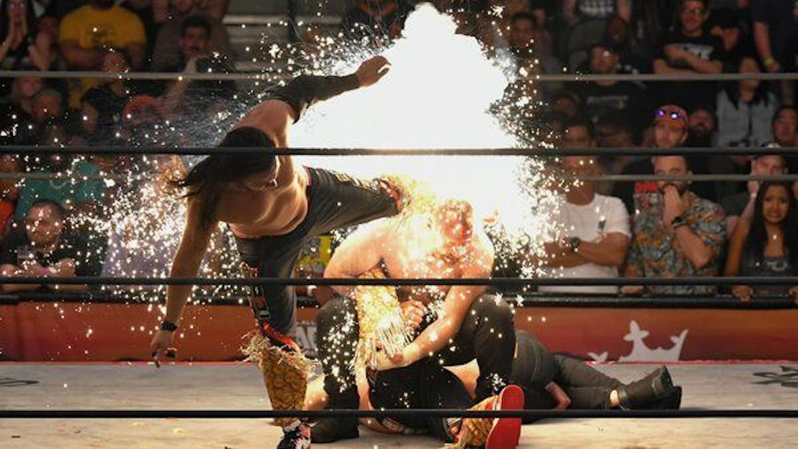 Unglaubliche Show! AEW brennt Wrestling-Feuerwerk ab