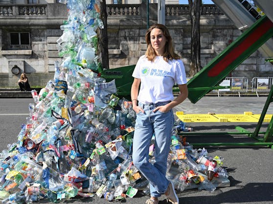 Greenpeace setzt sich mit Filmstars wie Shailene Woodley für ein ambitioniertes Plastikabkommen ein.