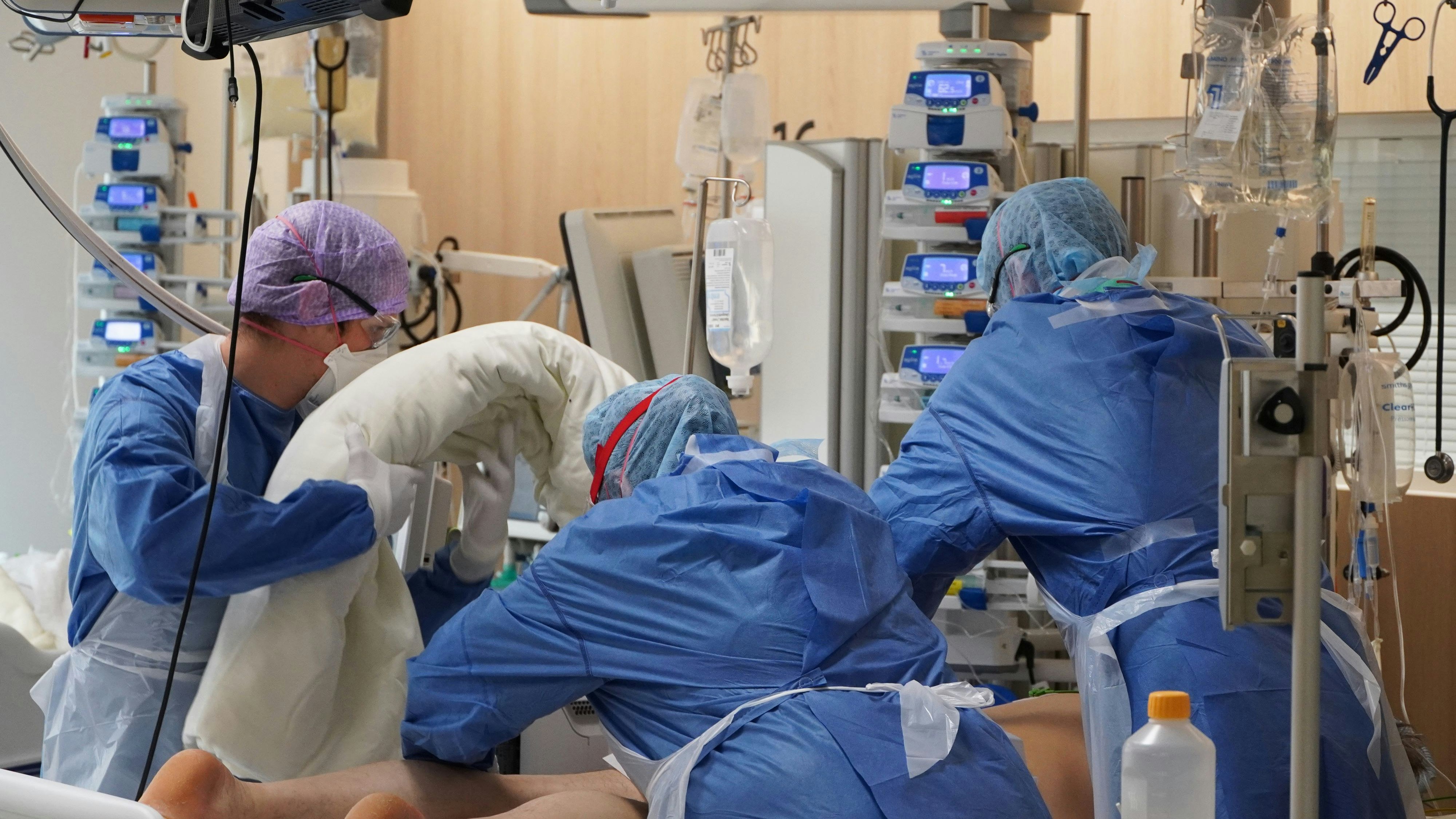 Wissenschaftler aller drei österreichischen MedUnis haben die Sterblichkeitsrate während der Corona-Pandemie untersucht.