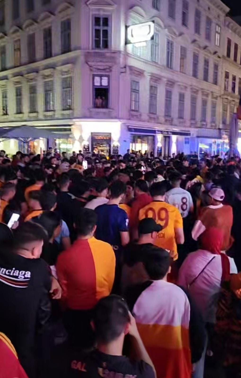 Demir Meister — wieder Menschenmassen in Wien-Favoriten