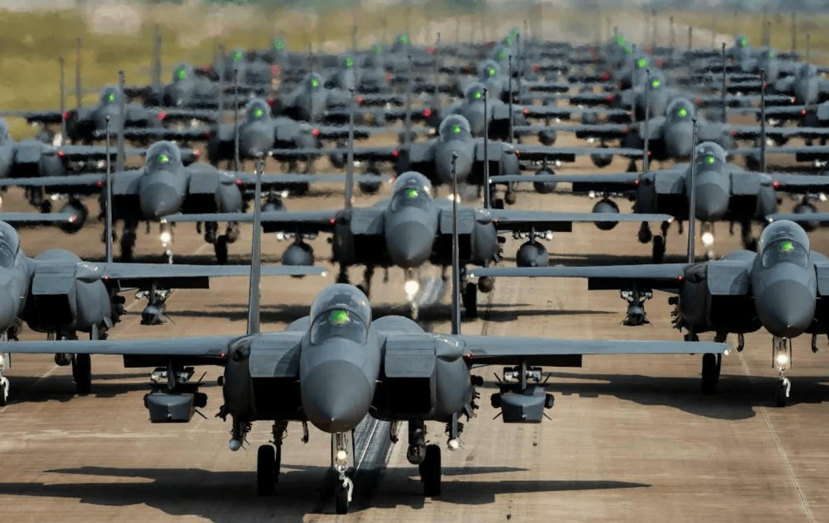 Washington und Seoul führten Computersimulationen, gemeinsame Feldübungen sowie eine große Zivilverteidigungsübung durch: Südkoreanische F-15-Kampfjets. (24. Mai 2022)