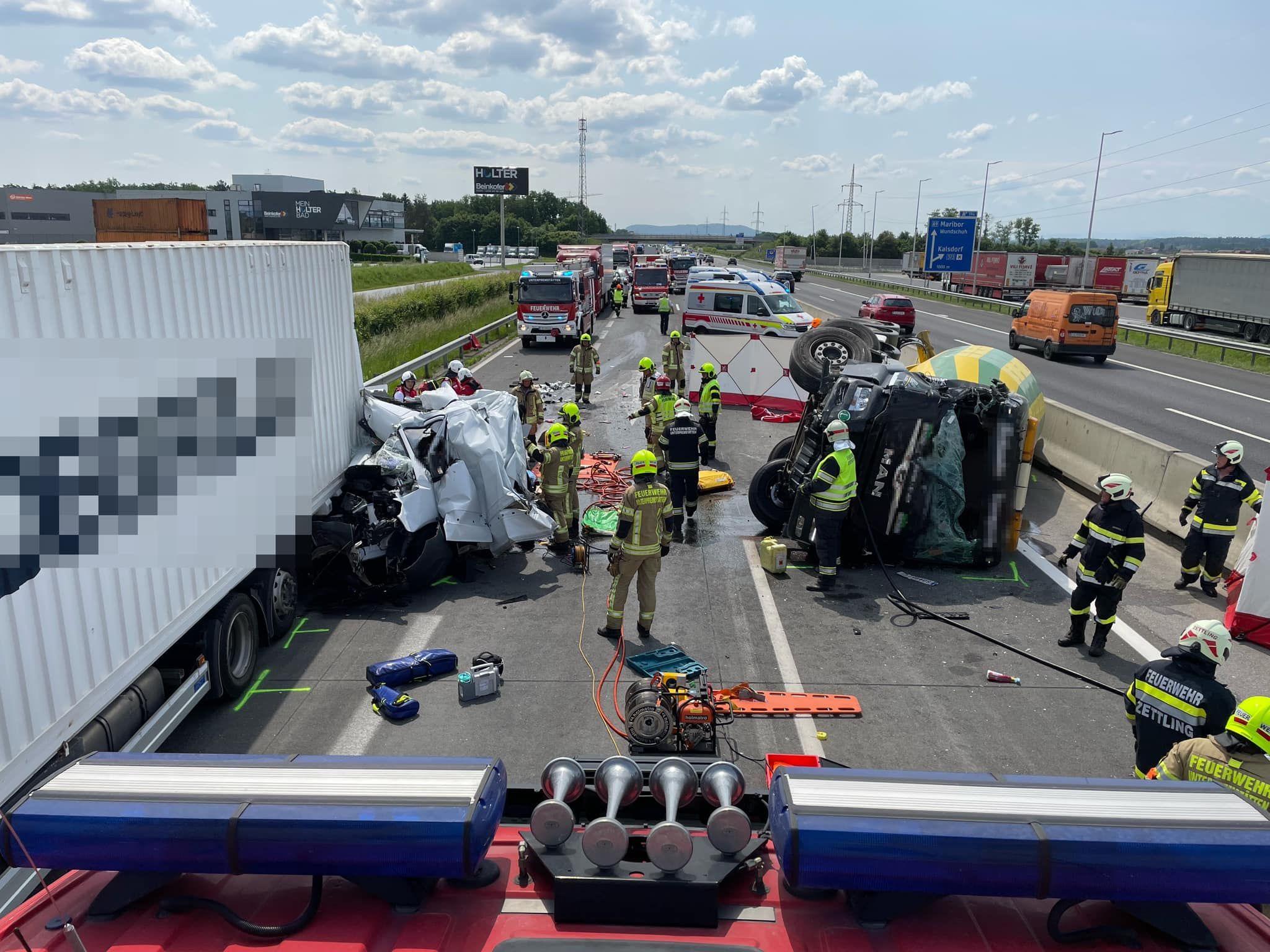 BILDSTRECKE: Tödlicher Unfall Auf A9 Bei Schachenwald | Heute.at ...