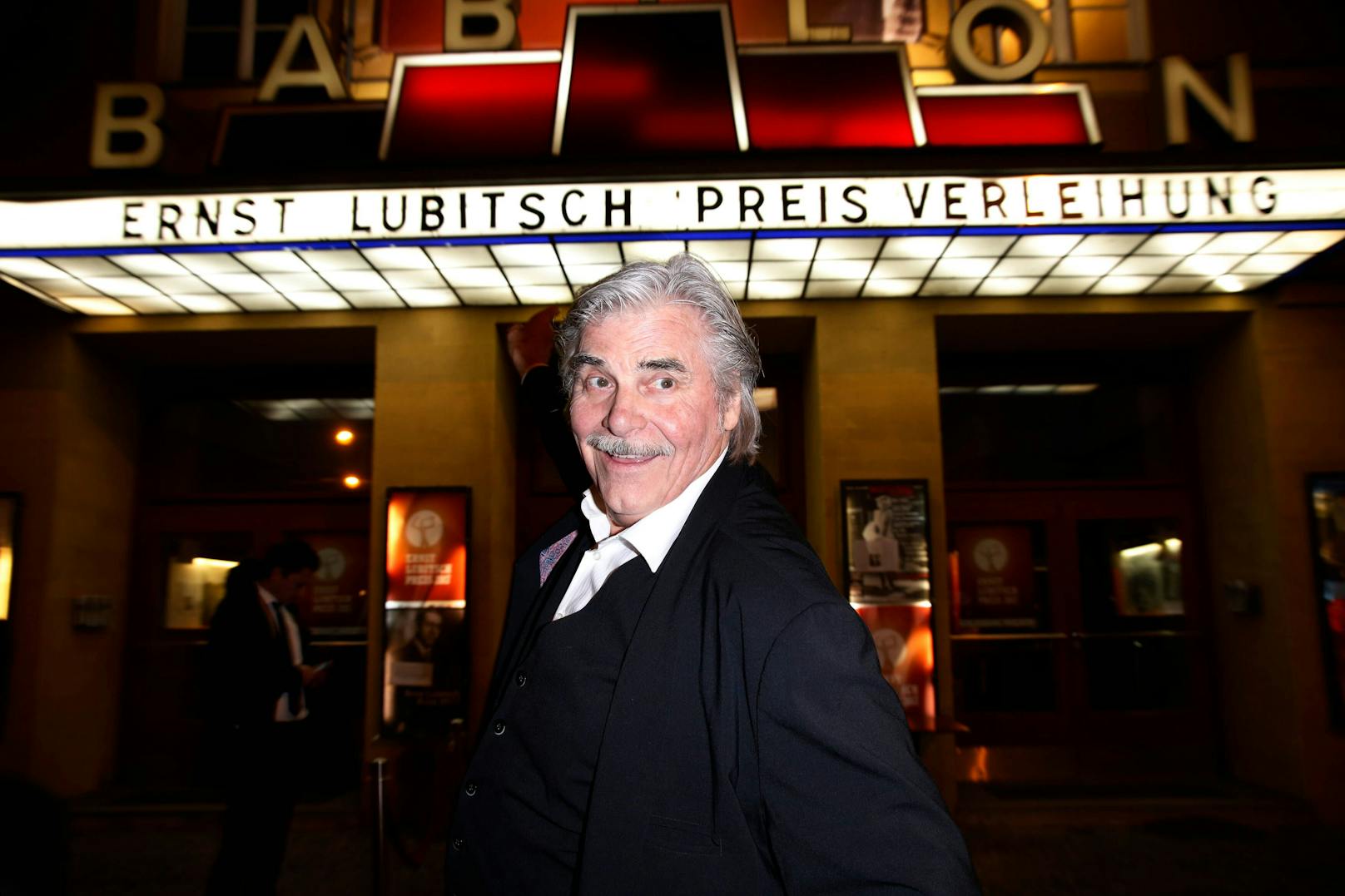 Abschied für immer: Simonischek zieht letztes Mal um Burgtheater