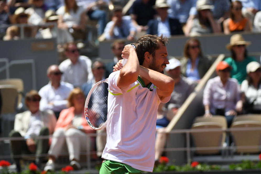 Daniil Medwedew scheitert bei den French Open überraschend früh.