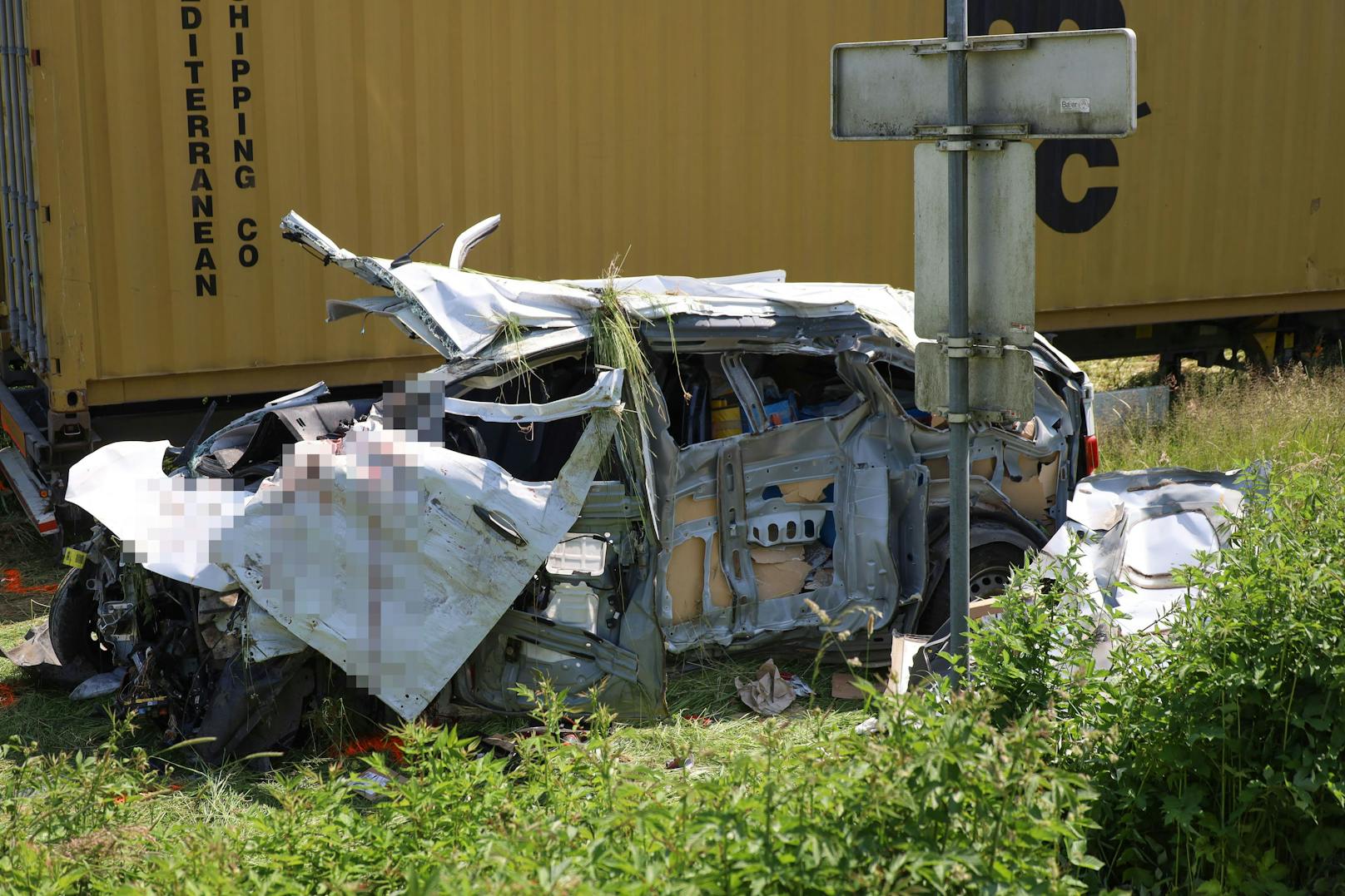 In Oberösterreich starb ein Paketzusteller bei einem Kreuzungsunfall.