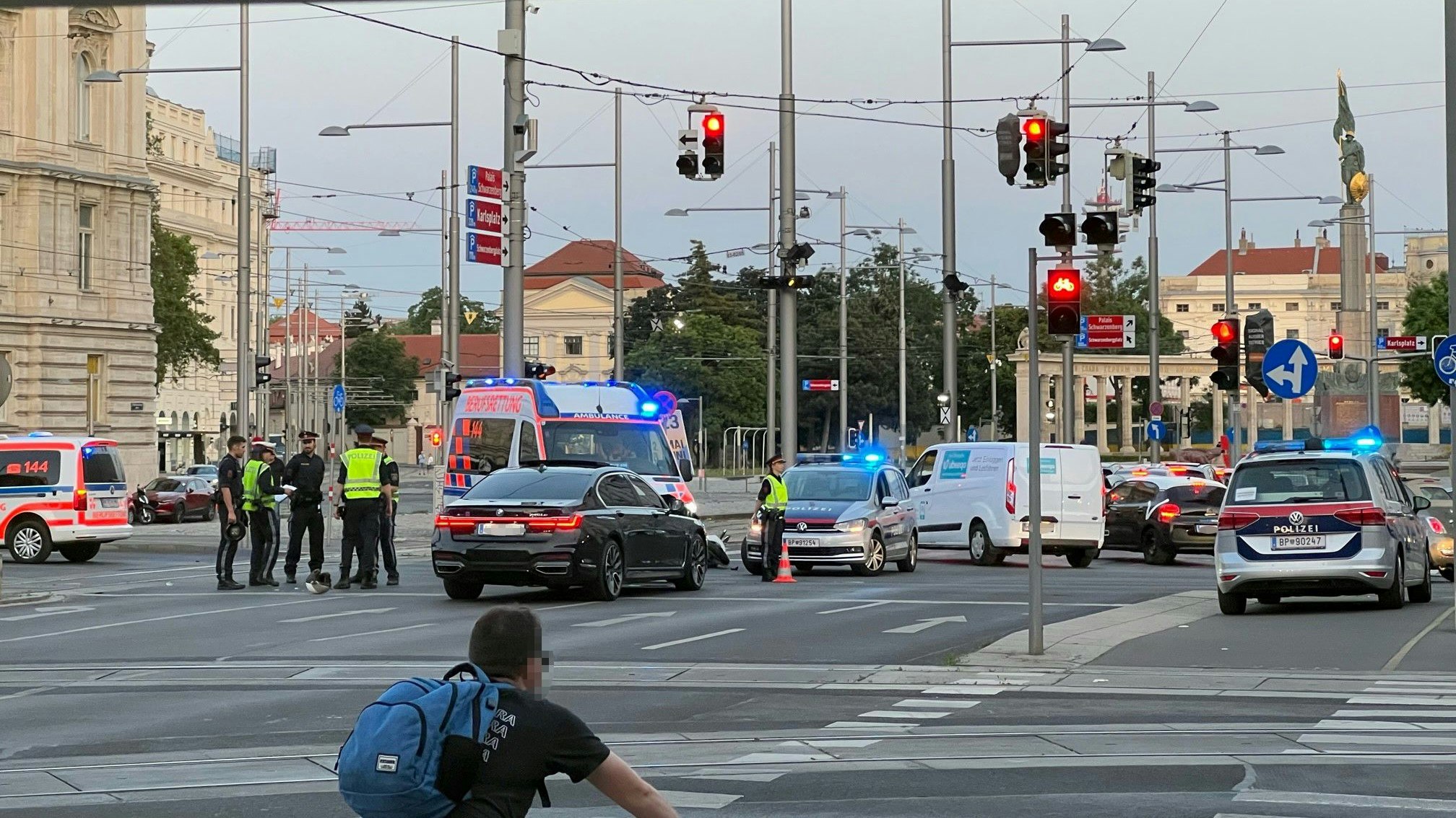 Crash direkt am Wiener Schwarzenbergplatz