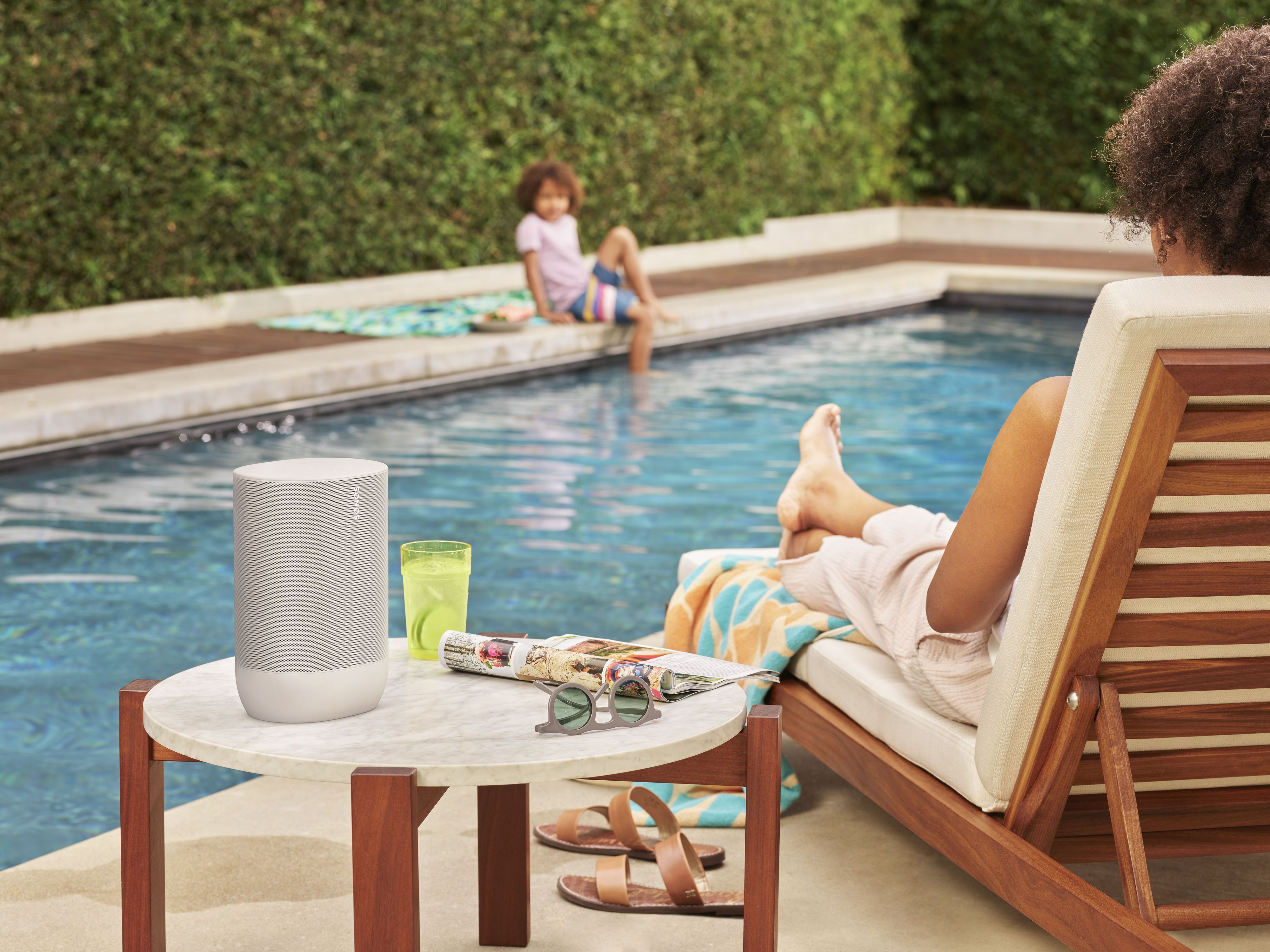 Auch der tragbare Sonos Move ist derzeit stark vergünstigt zu haben.