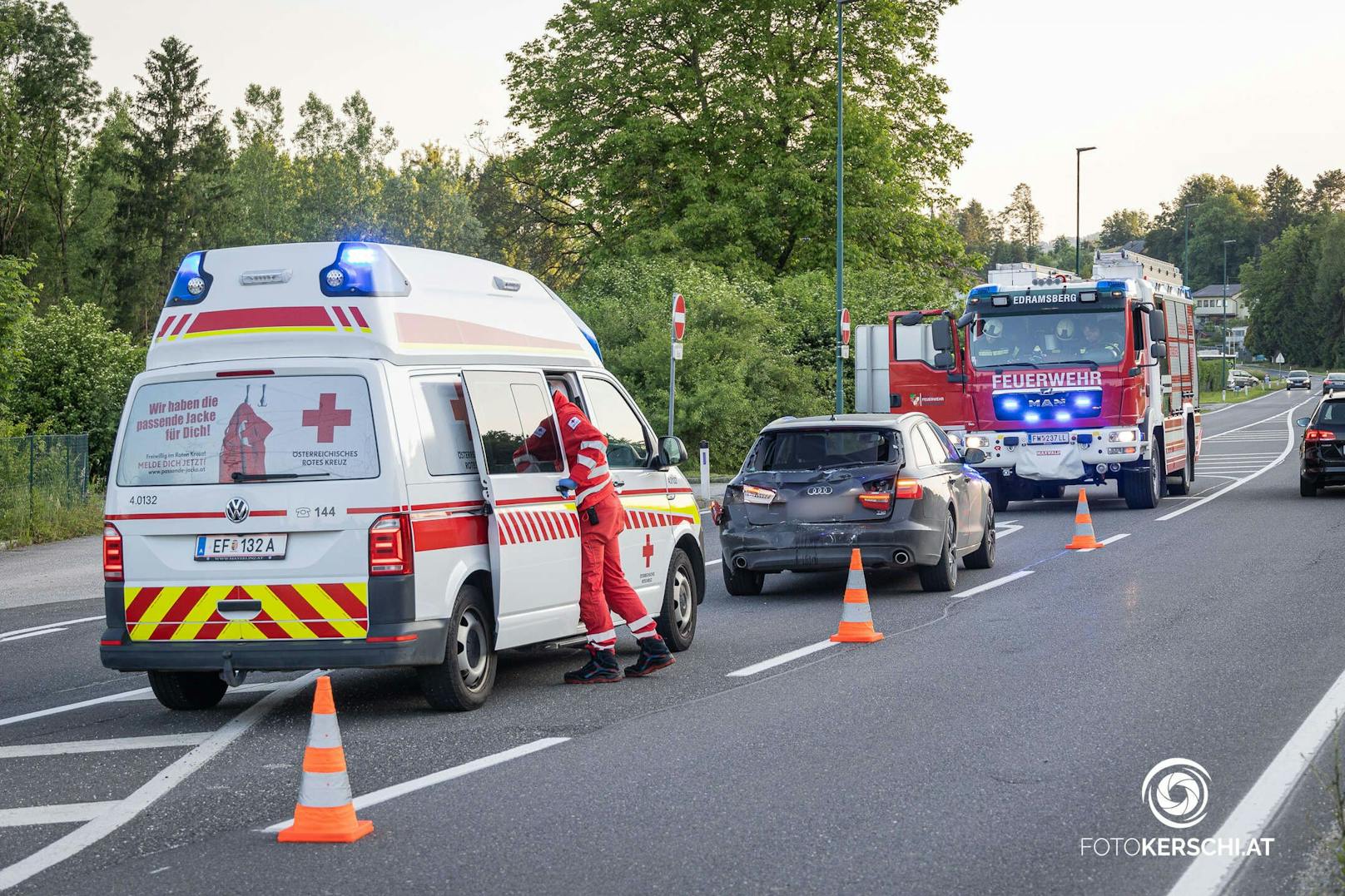 Nach der Unfallaufnahme durch die Polizei und dem Entfernen der Unfallfahrzeuge war der Einsatz beendet.