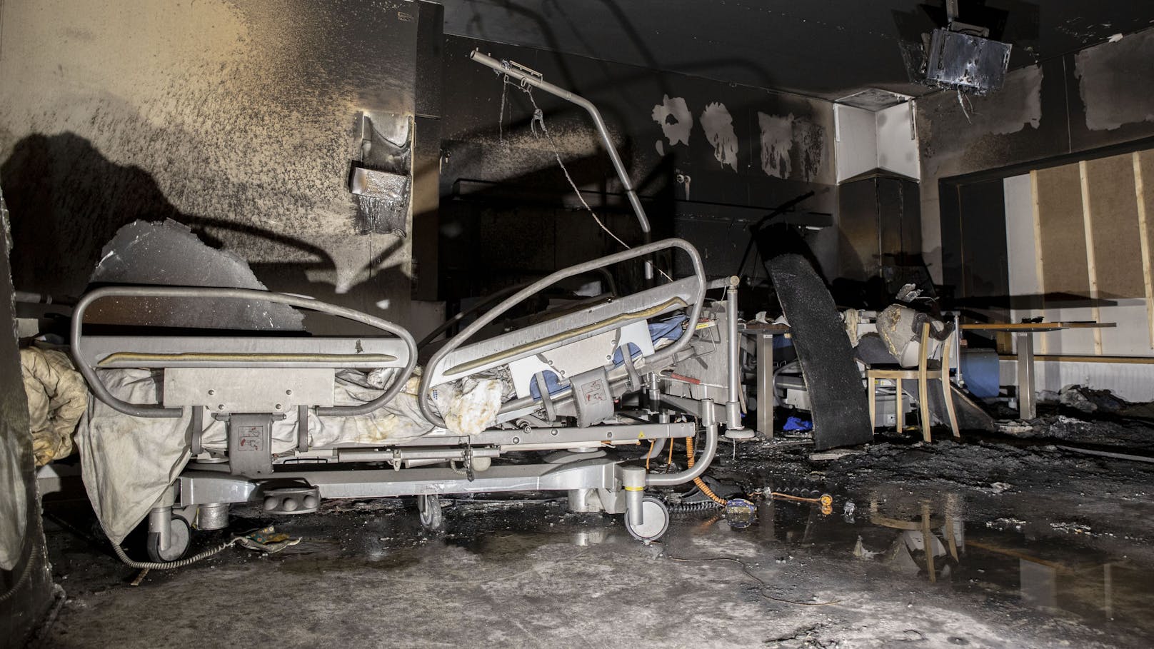 Brand in Mödlinger Spital – Feuerwehr erhebt Vorwürfe