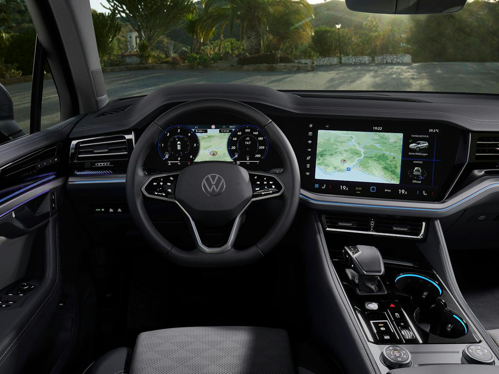 Im Innenraum gibt es ein neues Infotainmentsystem für den VW Touareg
