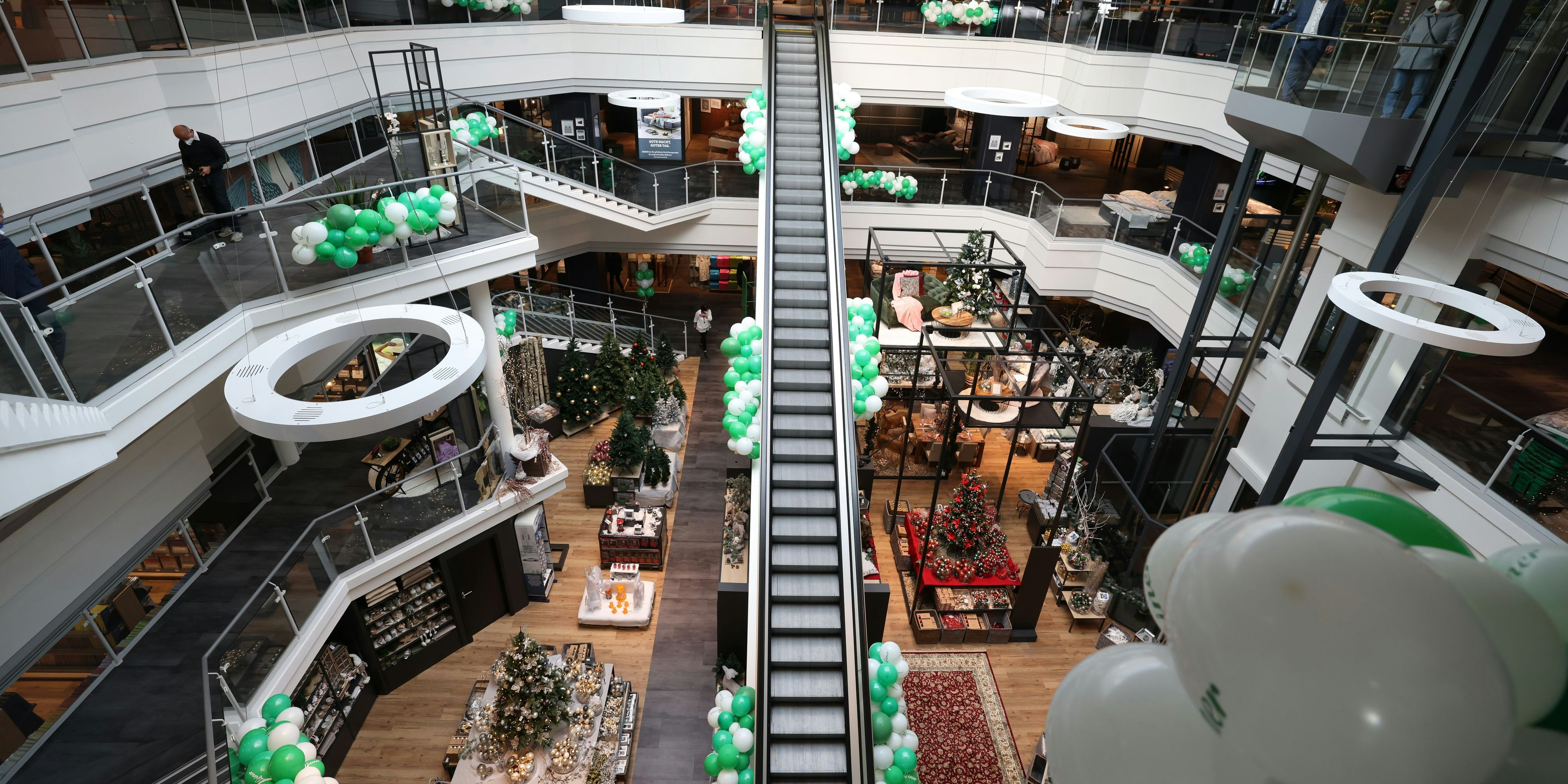 Die Filialen sollen bestehen bleiben. Doch ein Insider hegt Zweifel. (Symbolbild)