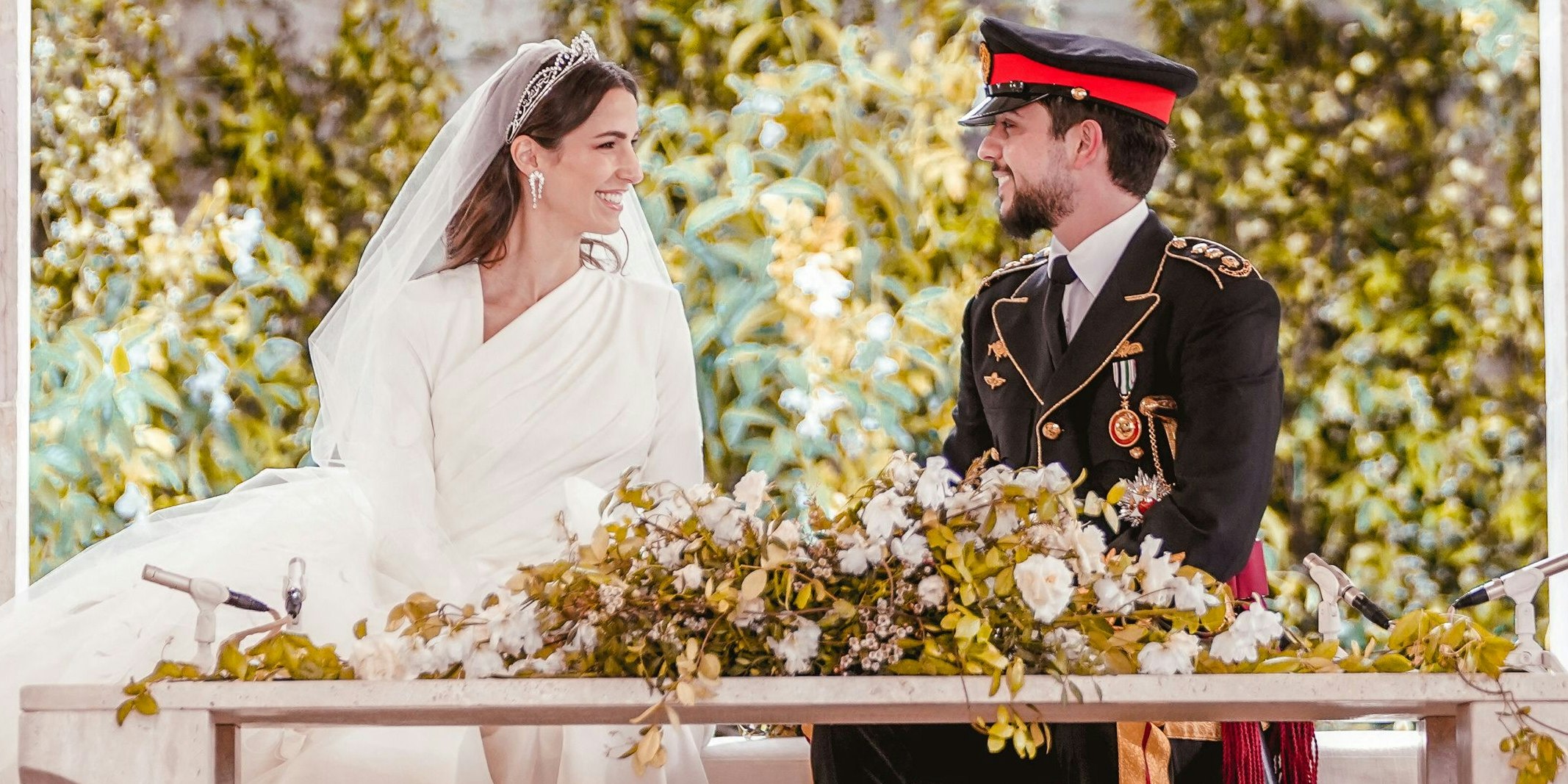 Gehüllt in romantische Idylle schlossen Hussein bin Abdullah und Rajwa A-Saif den Bund fürs Leben.