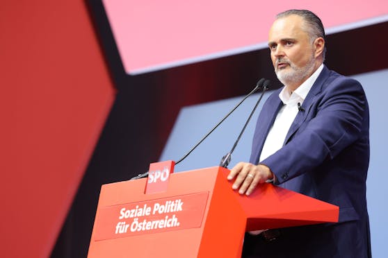 Hans Peter Doskozil bei seinem Referat am SPÖ-Parteitag in Linz.