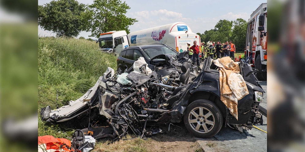 Der 19-jährige Teenager stirbt noch am Unfallort.