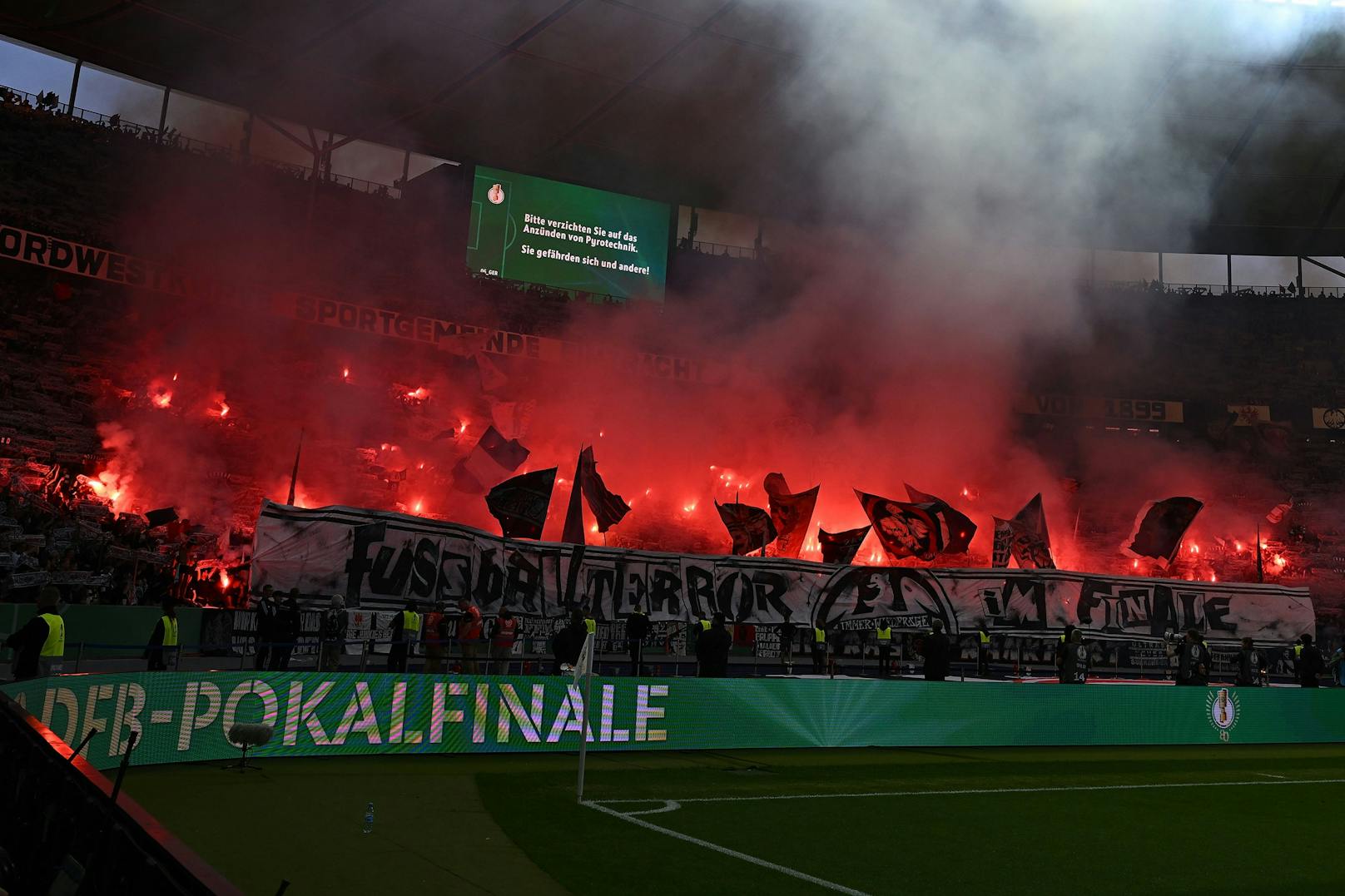Die Frankfurt-Fans fielen unangenehm auf
