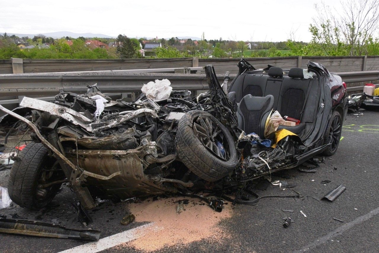 Der Verkehrsunfall forderte zwei Todesopfer