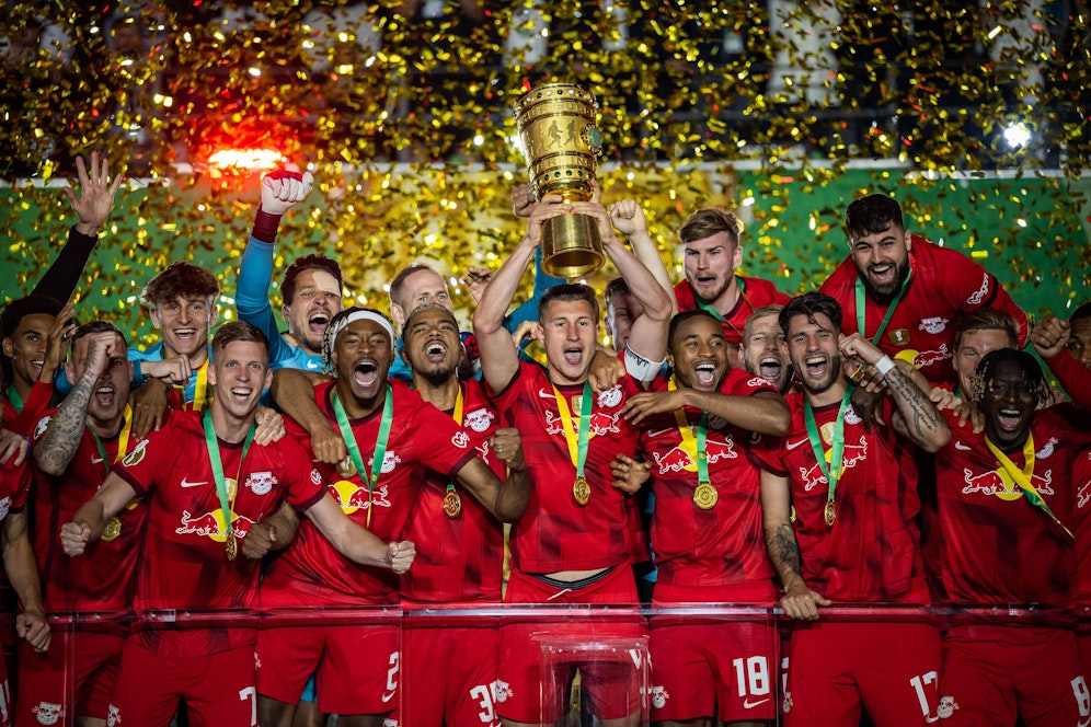 Leipzig stemmt den Titel in die Höhe