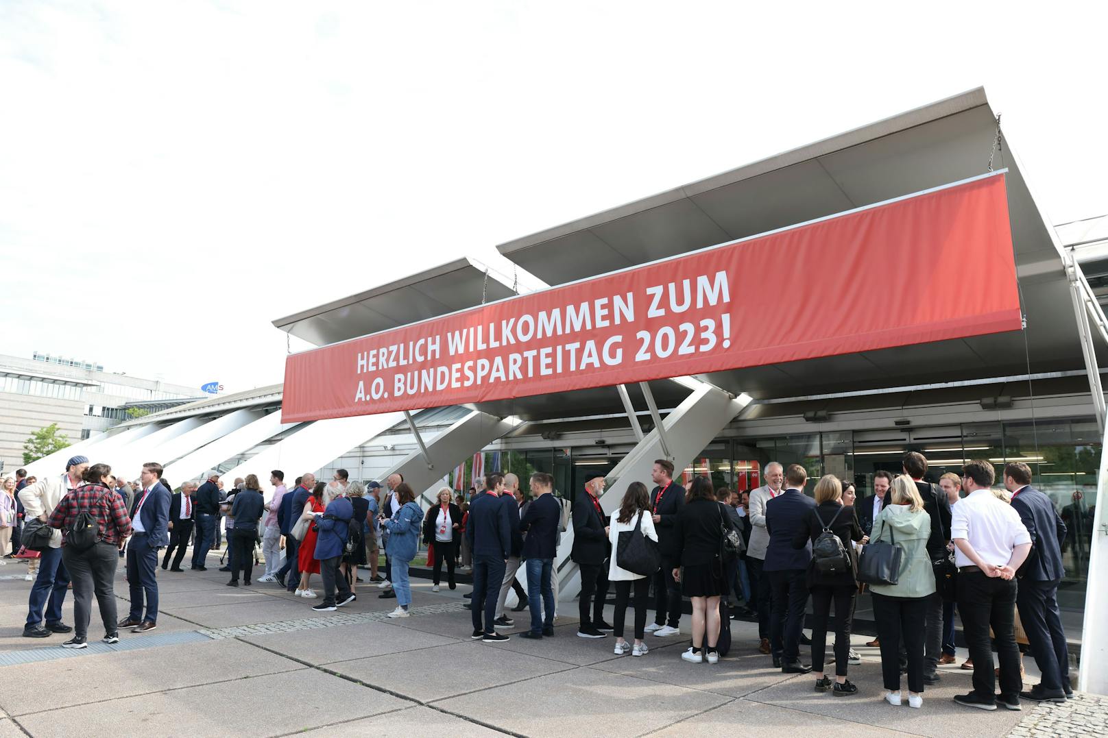 Am 2. Juni findet in Linz ein außerordentlicher Parteitag der SPÖ statt, bei dem der Nachfolger von Pamela Rendi-Wagner bestimmt wird. Es gibt zwei Kandidaten: