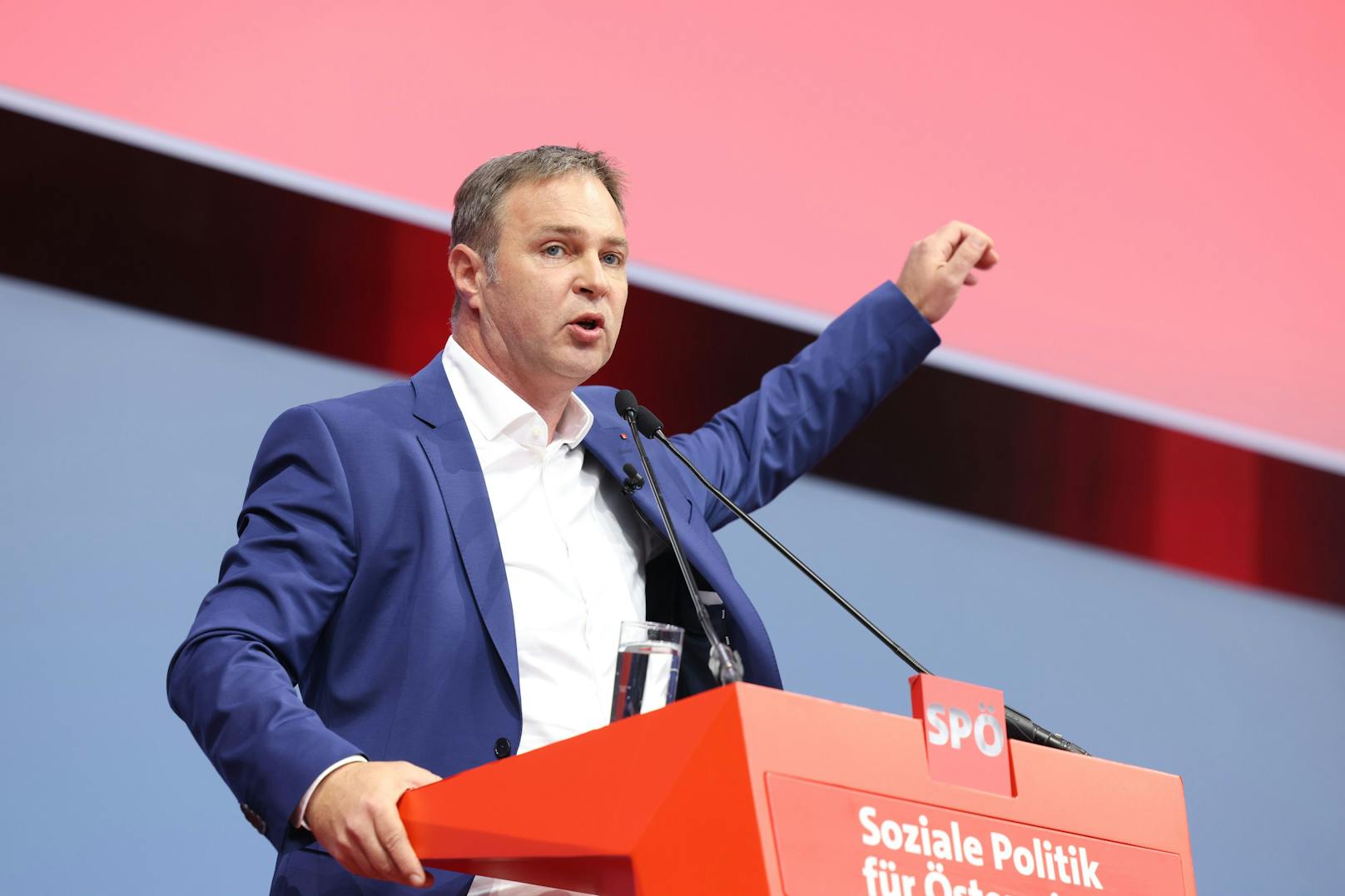 Babler forderte die Delegierten dazu auf, die Grabenkämpfe innerhalb der SPÖ zu beenden.