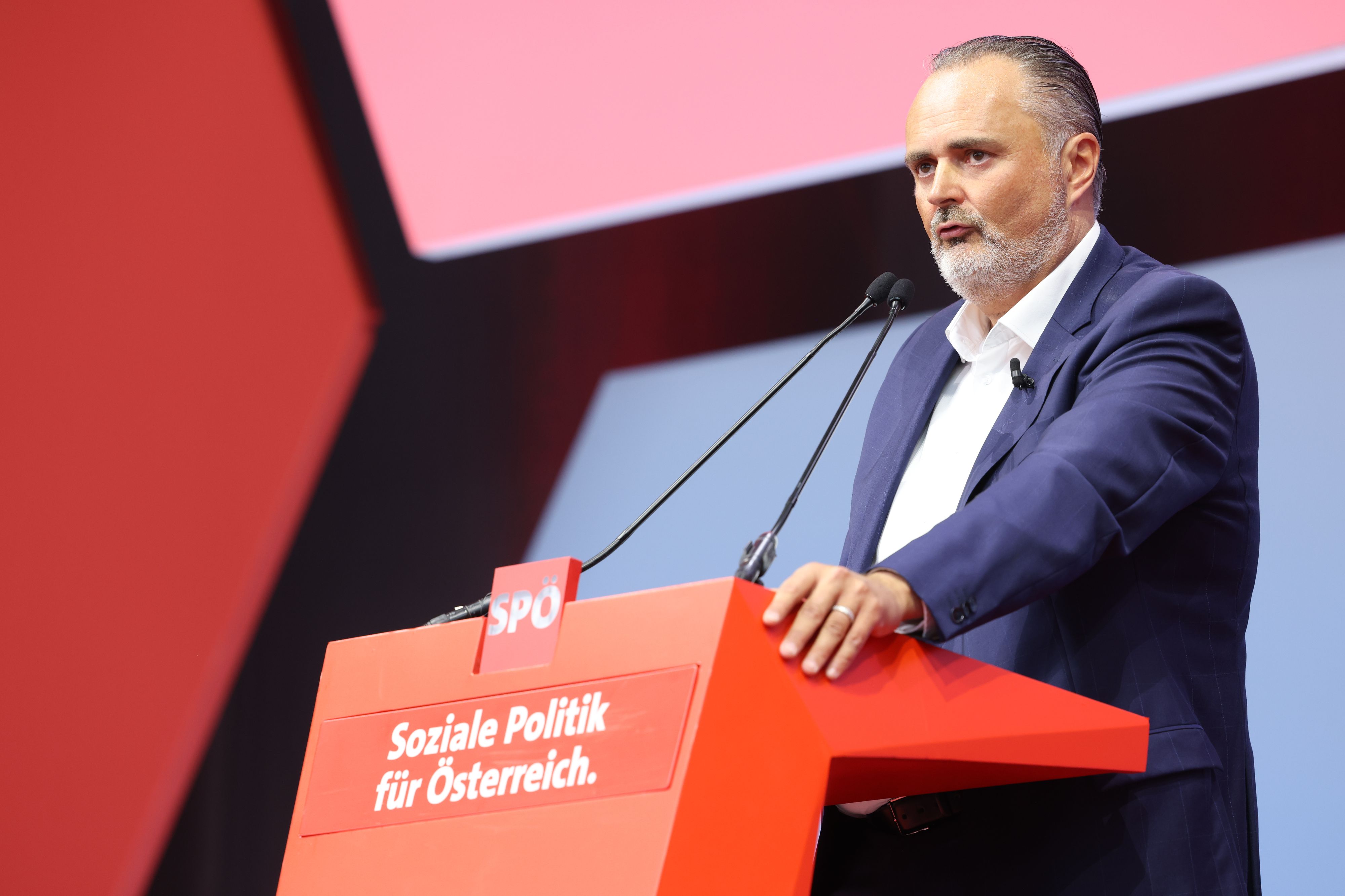 Hans Peter Doskozil ist über das Verhalten von Ex-Kanzler Alfred Gusenbauer nicht erfreut. 