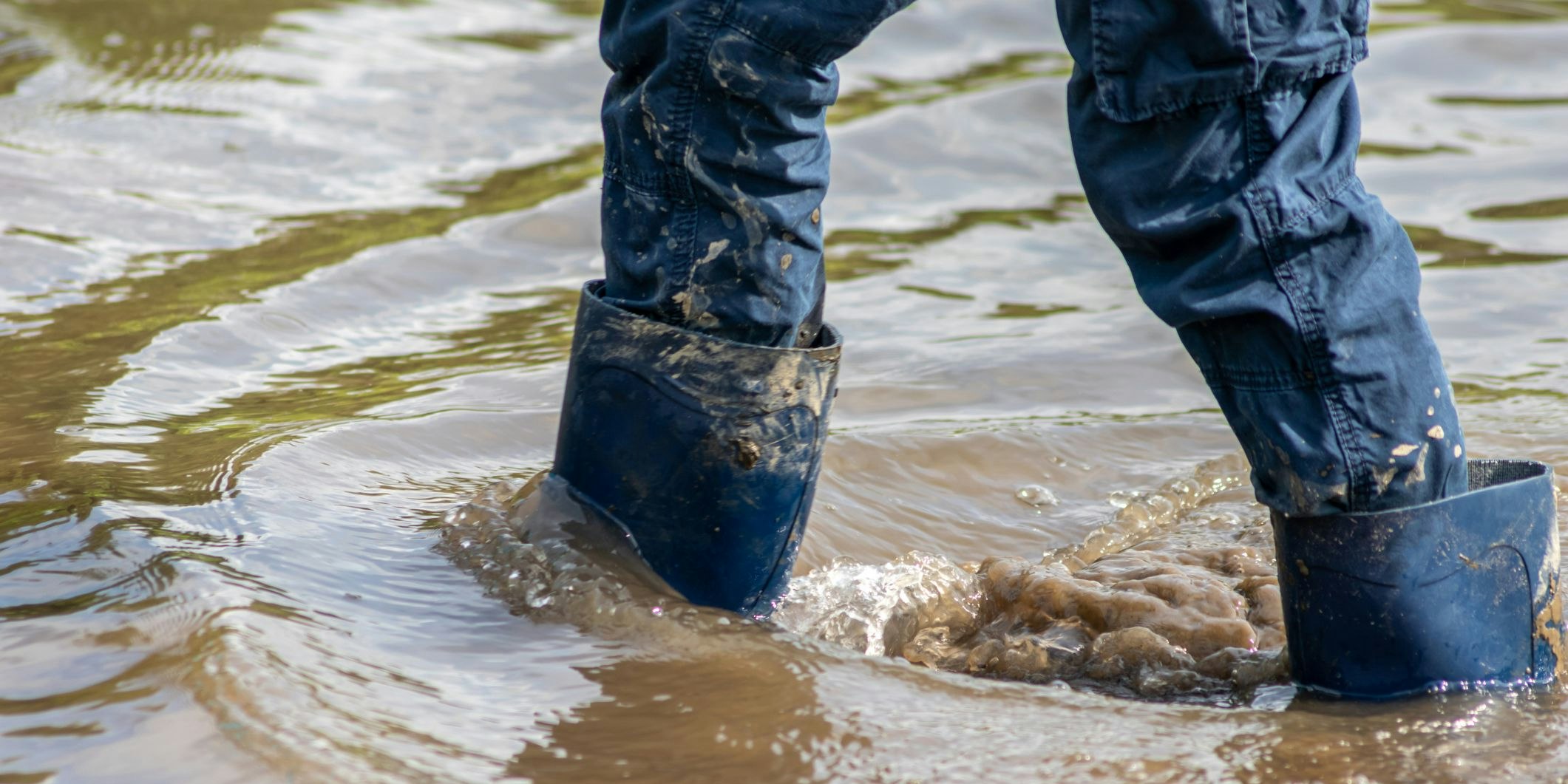 Insbesondere am Montag sind lokale Überflutungen möglich. (Symbolbild)