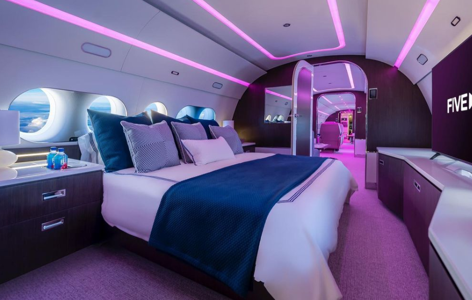 So sieht das Schlafzimmer im Privatjet aus.