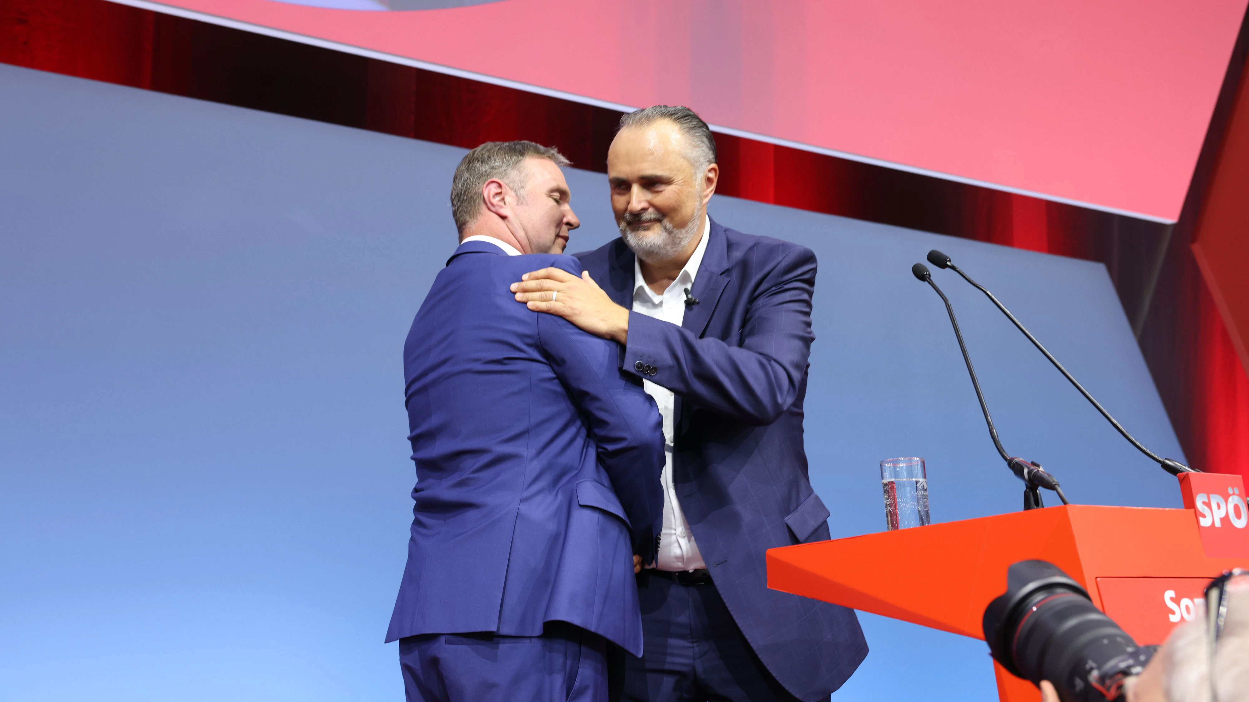 Hans Peter Doskozil wurde am Samstag beim Parteitag in Linz zum neuen SPÖ-Chef gewählt.