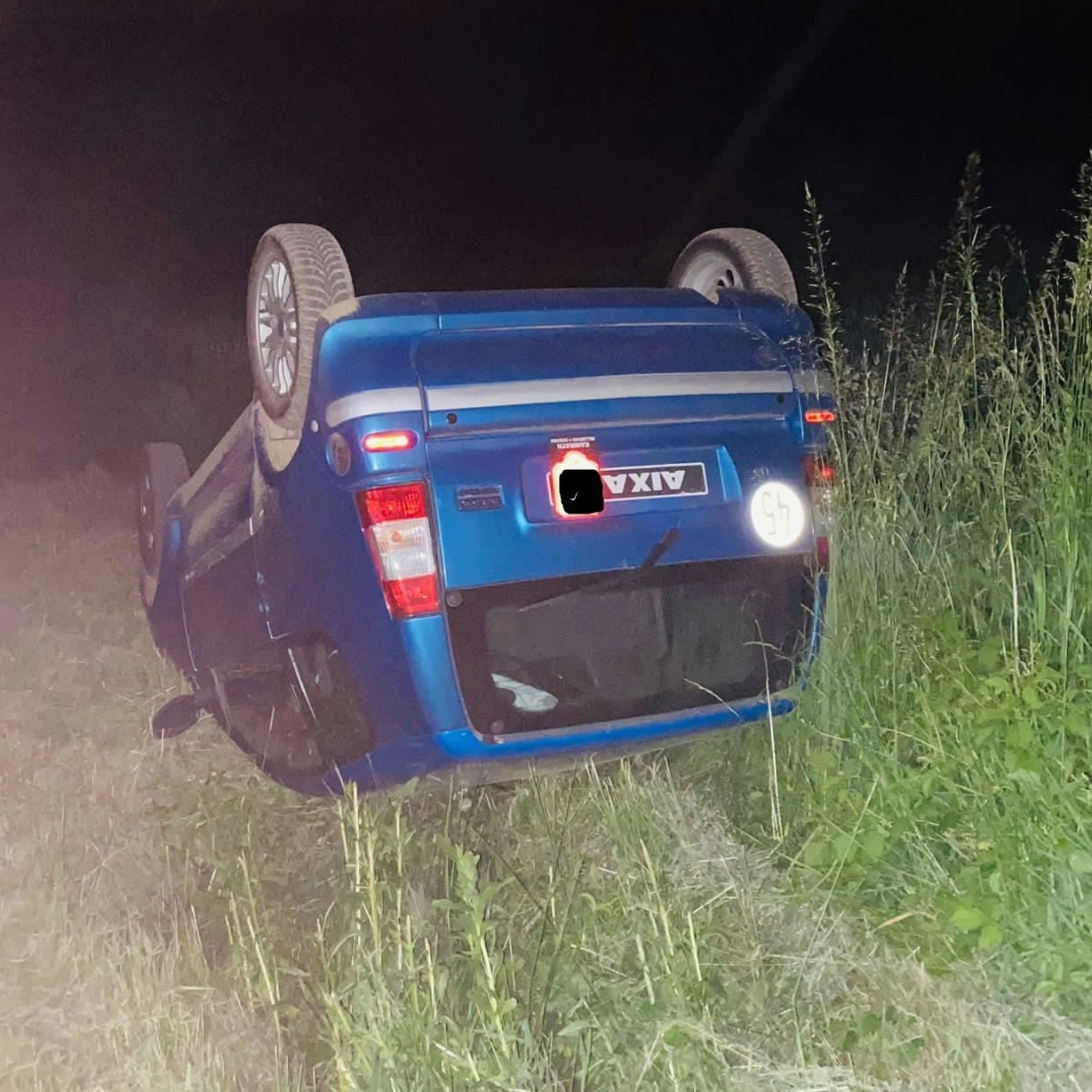 Das Leichtkraftfahrzeug eines 16-Jährigen wurde umgeworfen.