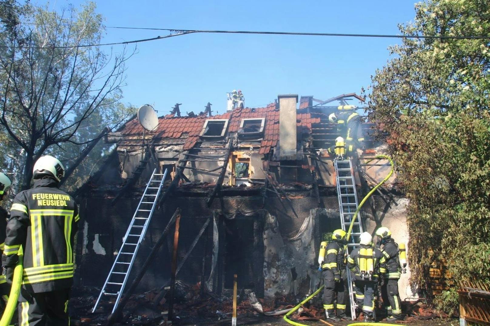 Ein&nbsp;Einfamilienhauses in Hernstein brannte völlig aus.