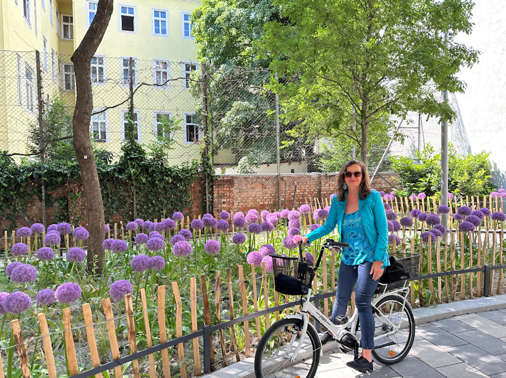 Mehr Platz für Fußgänge rund Radfahrer verspricht Mobilitätsstadträtin Ulli Sima (SPÖ) in der Pfeilgasse.