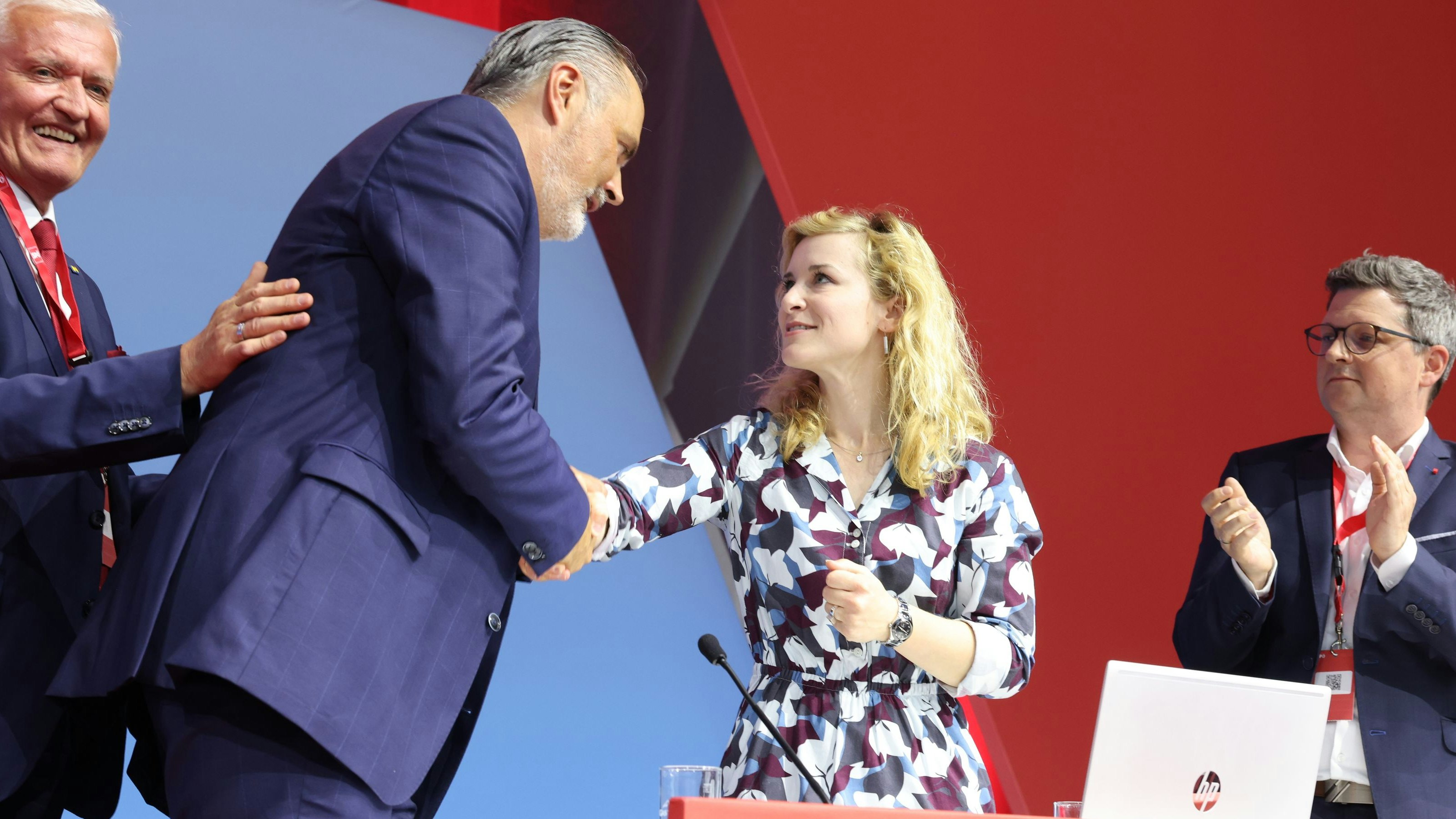 Frauenchefin Eva-Maria Holzleitner bekam tosenden Applaus am Parteitag.