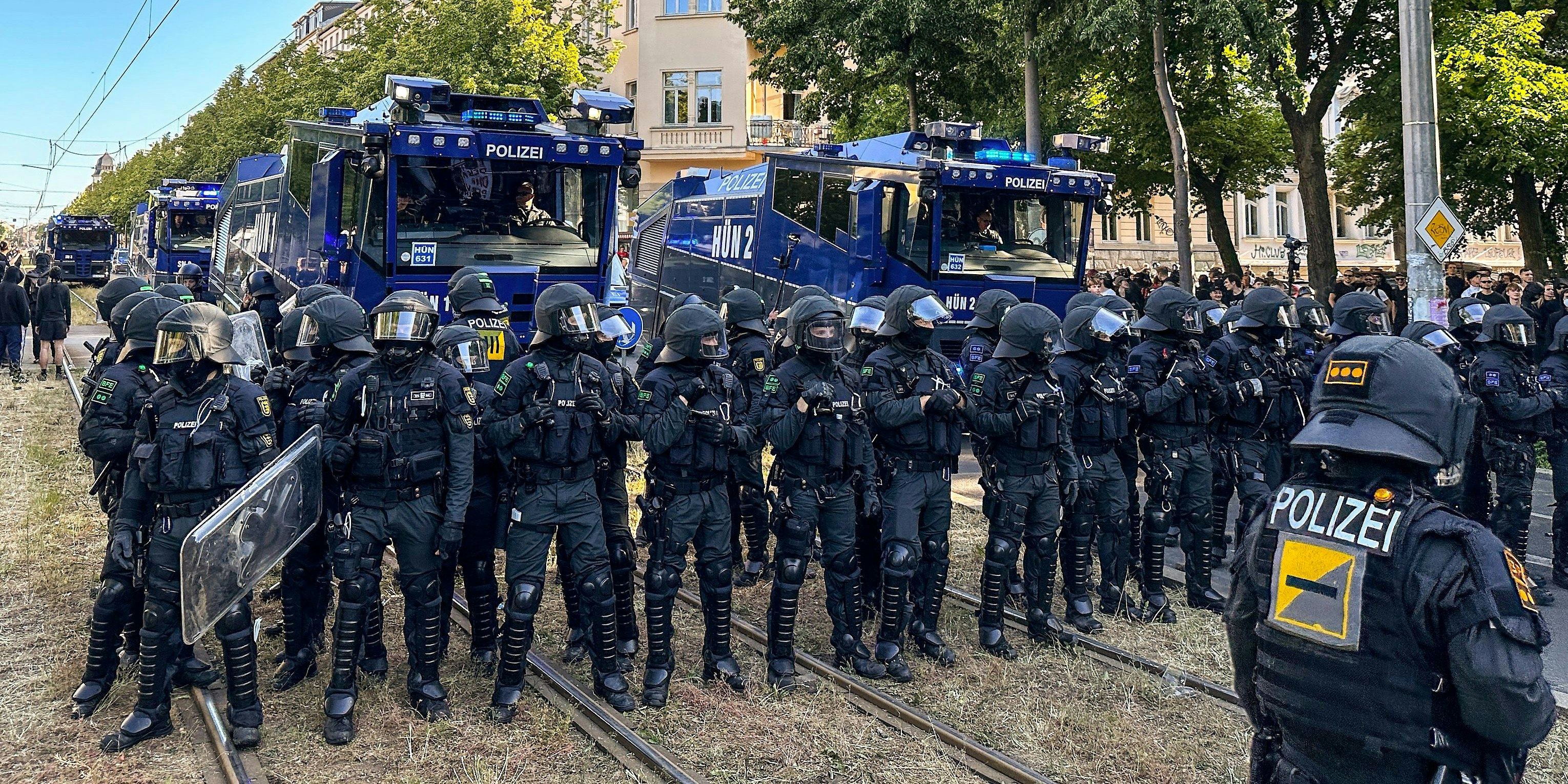 In Leipzig kam es zu schweren Ausschreitungen. 